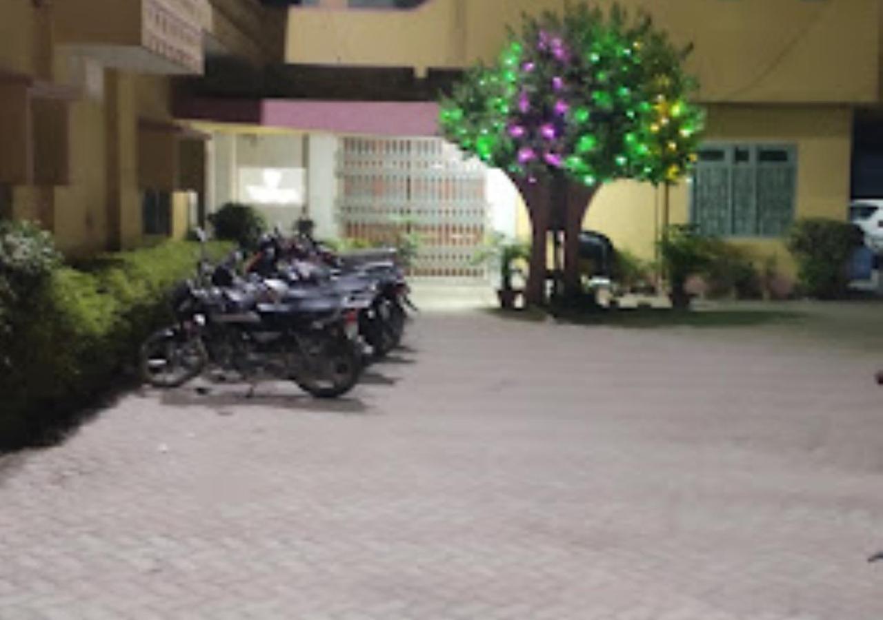Vijieya Hotel Bihar Saharsa Exteriör bild